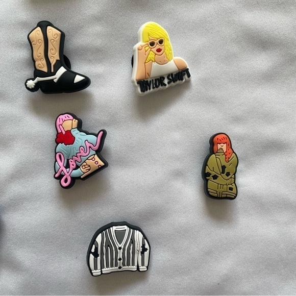 🎤 Pop Star–Inspired Singer Charms for Crocs – Lot of 20 💖 - Picture 8 of 10